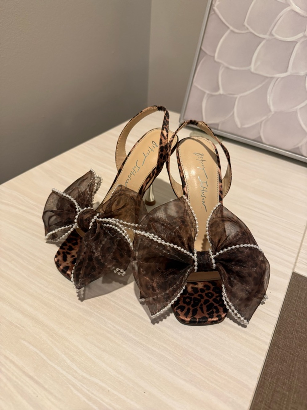 Betsey Johnson Brown Leopard Bow Slingback Heels NWOT
